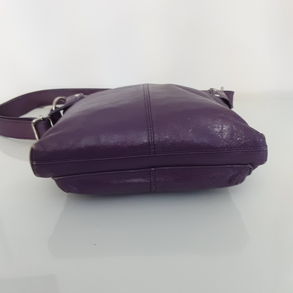 Danier Purple Distressed Leather Crossbody Bag - Picture 15 of 15